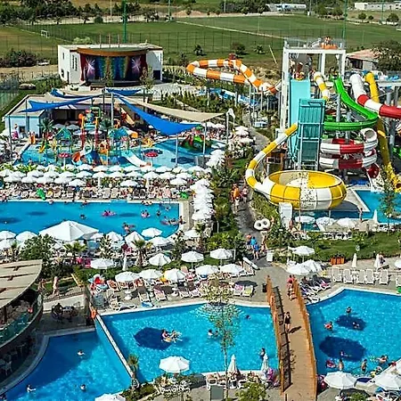 Dream World Aqua Otel 5*
