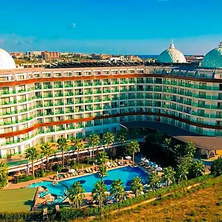 Dream World Aqua Otel 5*