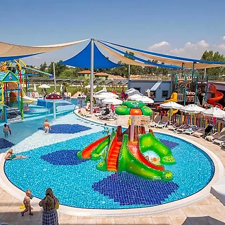 Dream World Aqua Side