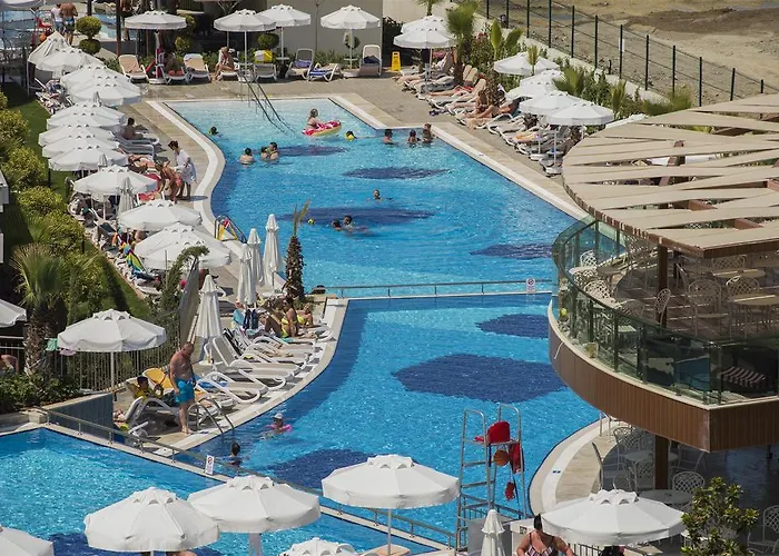 Dream World Aqua Otel 5*