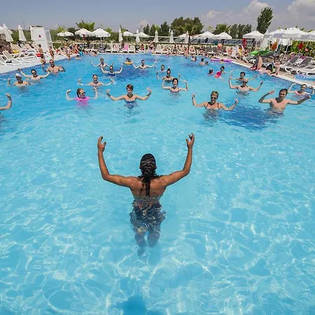 منتجع Dream World Aqua 5*