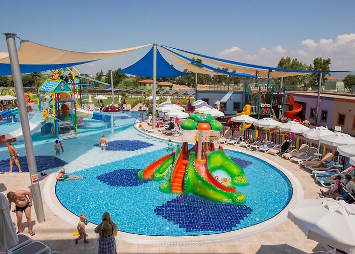 Dream World Aqua Hotell Side